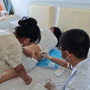 径河街卫生院送“医”上门