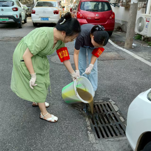 吴兴社区开展“防蚊媒 保健康”清洁家园专项行动