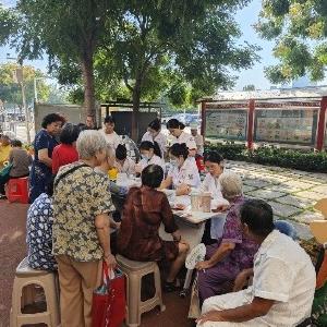 “银龄关怀月月行”再启程，党建爱心暖银花