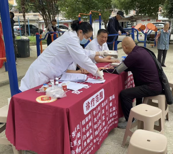 梦佳社区开展健康义诊活动