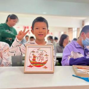 合兴里社区中秋竹编活动超有爱！