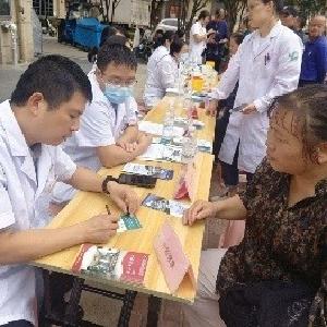 熊家墩社区义诊日，家门口的健康驿站持续守护居民安全