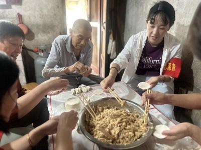 径河街道民田社区：“家门口”的关怀 志愿服务行动点亮老人居家生活