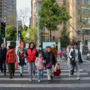 微光成炬 赋能治理：常青花园走出志愿服务“温暖路径”