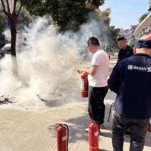 多方联动筑牢安全“防火墙”，将军路佳园物业公司联合开展消防演练活动