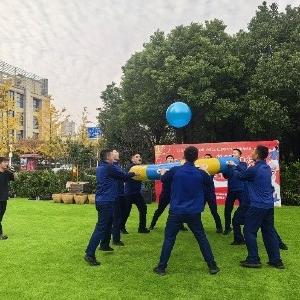 径河街电犁社区：运动强体魄 义诊暖民心 开展“星火共聚，与‘犁’同乐“趣味运动会