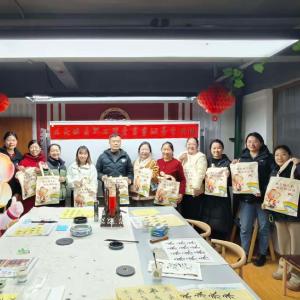 将军路街道：银朵朵邀您共习墨韵，银花社区“职工学堂”书画班墨香开班