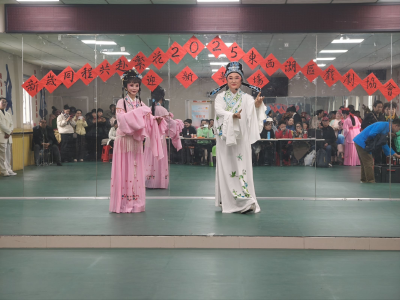 吴家山街额头湾社区“新岁同程 共赴繁花”戏曲盛宴进社区 文化惠民暖人心