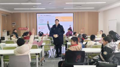 文明餐桌润童心 食品安全护成长——东西湖区开展青少年食品安全与文明餐桌主题实践活动