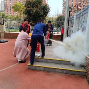 消防演练“硬核”上线 将军北路社区“贝贝”萌趣护航