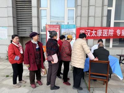径河街道民田社区：义诊传温情 便民护安康