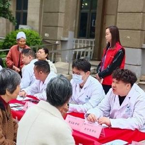 径河街道莲花湖社区：免费义诊+急救培训双上线 全力守护居民健康！