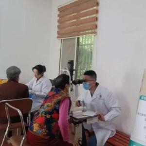 东山街道五一社区开展公益义诊活动