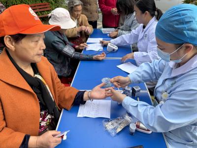 径河街十字路社区：春风十里 不如健康有你 ——一场开在“家门口”的专家之约