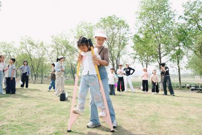 径河街永丰社区举办“春日撒欢大会”