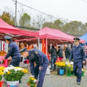 柏泉街开展多彩活动寄哀思