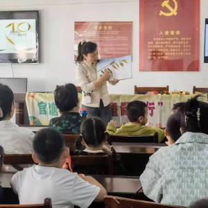 径河街官塘角社区：寻叶知春阅美好 亲子阅读点亮