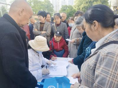 径河街官塘角社区：关爱老年身体健康 免费体检温情守护