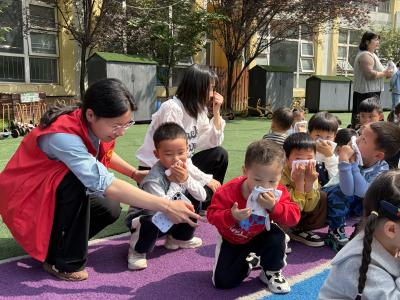 径河街五环社区开展消防安全与防暴安全实操演练活动