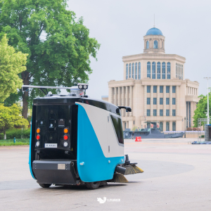 临空港机器人，上岗！