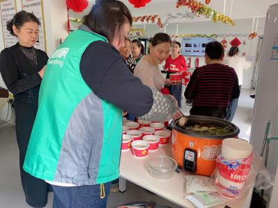 径河街永丰社区：上巳佳节聚邻里 美食相伴话平安