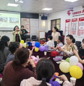 马池墩社区开展“妈妈梦想合伙人”巾帼系列活动，编织传递温暖与希望