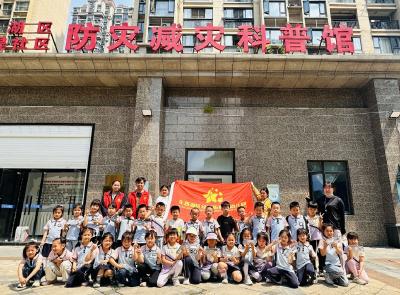 径河街长墩堤社区：防范灾害风险争做应急小能手——携手东西湖区启明幼儿园共同开展“防震减灾”宣传普及活动