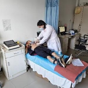 径河街驻黄陂区桥头寺村工作队：免费体检暖民心 守护夕阳保健康