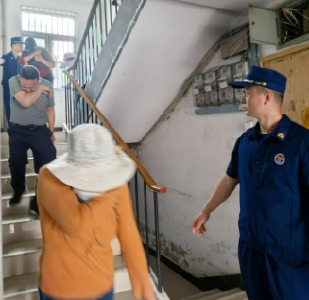 人人讲安全 个个会应急——常青花园第一社区开展防灾减灾宣传暨应急疏散演练