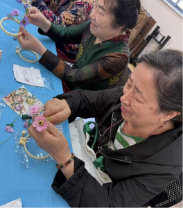 巧手制风铃 岁月暖芳华——常青花园第二社区开展DIY手工风铃制作主题活动