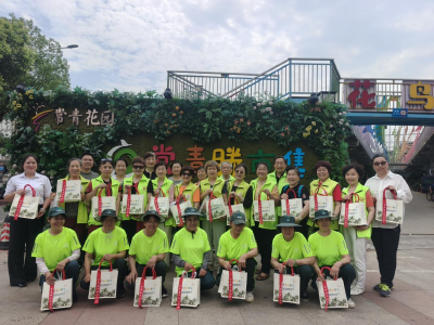 粽香聚邻里，银发显担当——常青花园第五社区社企联动开展包粽子送温暖活动