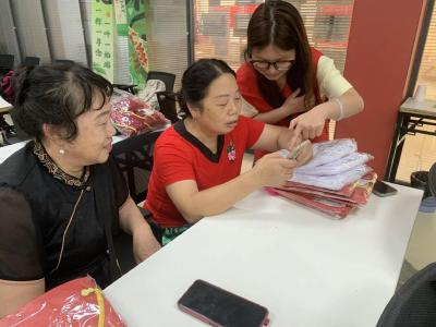马池墩社区开展“时光交换站·‘智’享银龄梦”老年人智能手机科普课堂