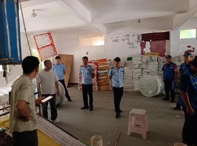 城管蓝进社区，安全网护企兴 ——柏泉街开展东光工业园联合执法专项行动