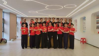 径河街长墩堤社区老年学校梦之缘走秀表演班：“礼赞百年风华 献礼建党105周年”
