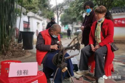 蔡甸：雷锋精神代代传 文明典范共缔造