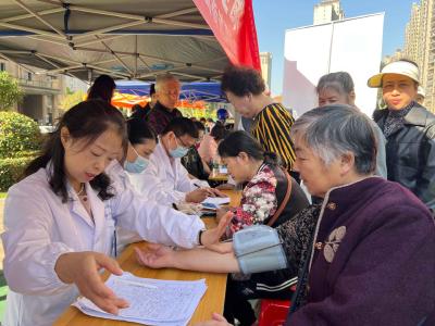 蔡甸：欢度重阳 敬老爱老氛围浓