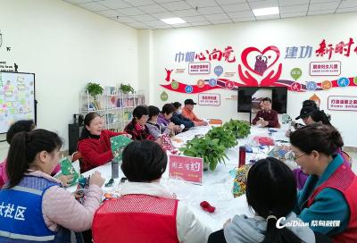 共同缔造｜中法城恒大社区：艾草锤上唠家常 谈笑风生听民意