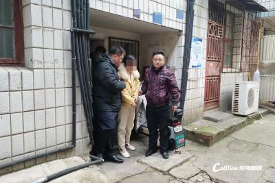 女子溜门盗窃 担心判太重偷走8000元留下1万4