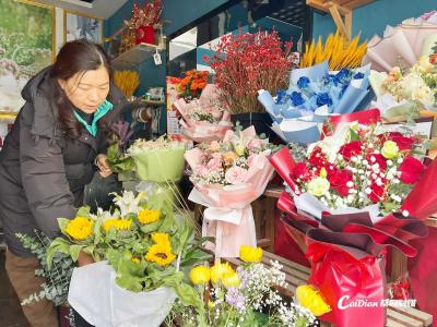 蔡甸：年宵花走俏  花店创意满满迎新春