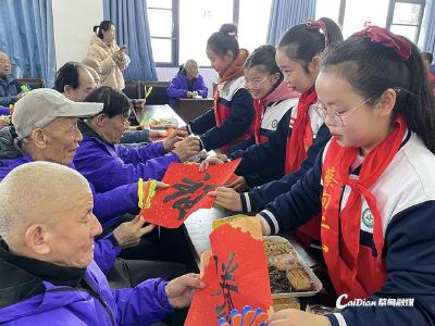 三月春风暖 蔡甸各地“益”起学雷锋