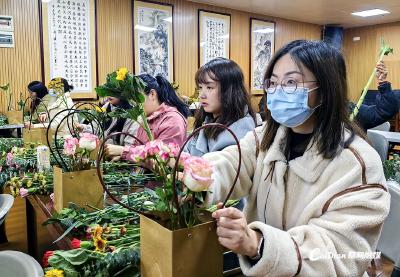 带上兴趣免费入学，蔡甸区青年夜校开课