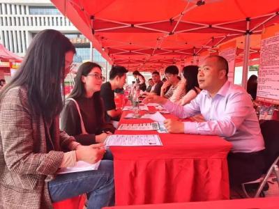 精准匹配人岗需求 蔡甸区走进高校揽英才