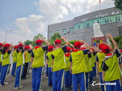 蔡甸小学师生走进国防园 传承红色基因