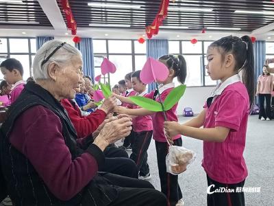  重阳佳节至，蔡甸涌动敬老情