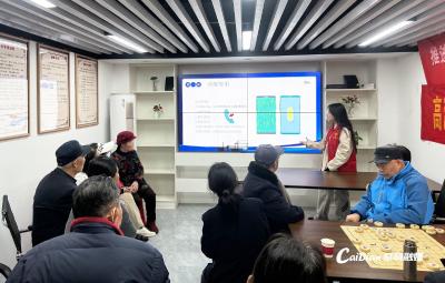 蔡甸公益集市汇聚青春力量，传递雷锋精神