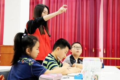 传承汉字文化 蔡甸“爱心托管班”周末不打烊