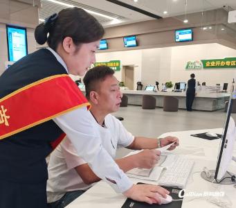  优化营商环境丨三证联办两小时拿齐 蔡甸区助企“即办即营”