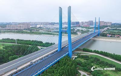 高质量发展·聚焦“十大工程” | 汉江特大桥主体建成 京港澳高速新建右幅8月底投入使用