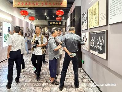 汉津文艺社档案馆“寻根” 激发创作灵感