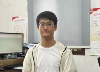  他用一只手，把“不可能”变成“我可以”！